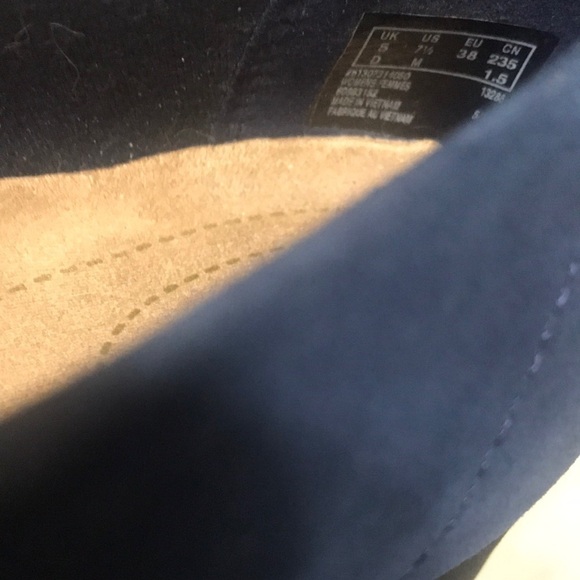 𝅺Clarks Artisan collection blue suede slip on shoes size 7 1/2 medium - Picture 6 of 10